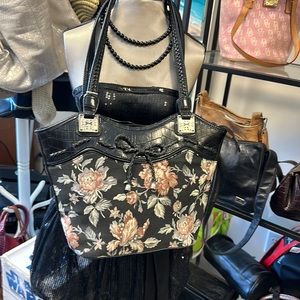 Bueno Floral Handbag with silver Accents
